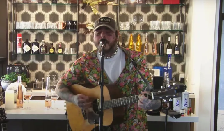 O Post Malone έπαιξε σπίτι του 15 τραγούδια των Nirvana