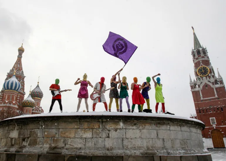 Pussy Riot: Η πιο διάσημη γυναικεία κολεκτίβα του κόσμου έρχεται στη Στέγη...