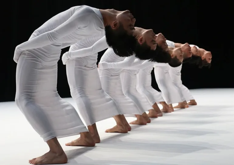 O Μινιμαλισμός στα όρια της ανθρώπινης κίνησης, σε δύο παραστάσεις σύγχρονου χορού από τον Τάο Γιε στη Στέγη...