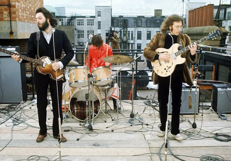 Πέρασαν 52 χρόνια - Οι Beatles στην ταράτσα των Apple Records στο Λονδίνο...