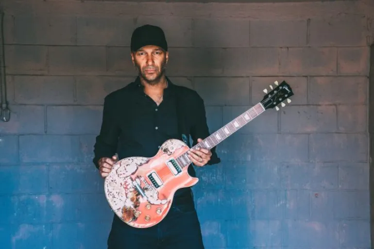 Tom Morello - Hold The Line (feat. grandson)