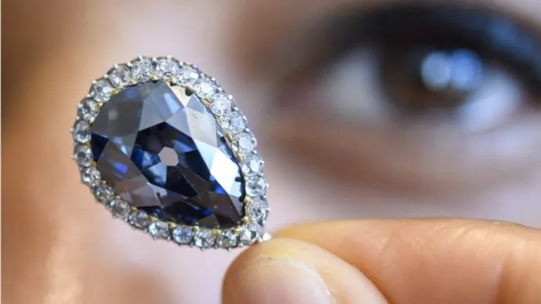 6,7 εκατ. δολάρια πουλήθηκε το Μπλε διαμάντι Φαρνέζε στη Γενεύη