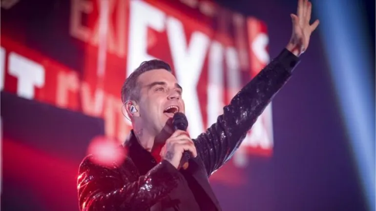 O Robbie Williams θα ανοίξει με συναυλία το παγκόσμιο κύπελλο