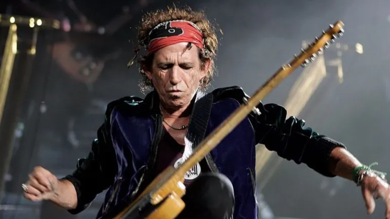 Keith Richards ίσως γιορτάσω τα 60 χρόνια των Stones σε νέο αναπηρικό καροτσάκι