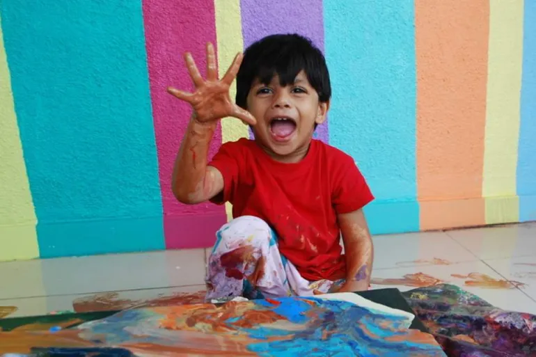Είναι αυτός ο μικρός ο νέος Πικάσο; Ο 4χρονος που πούλησε πίνακά του για 2,500 ευρώ
