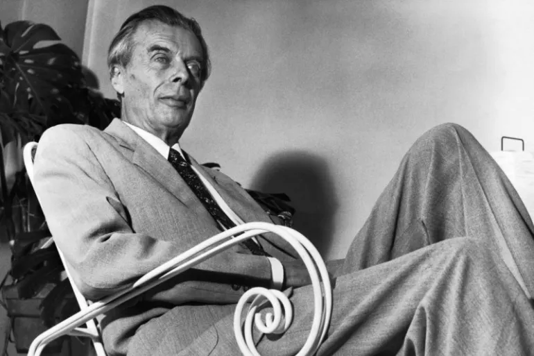 Πριν από 60 χρόνια ο Aldous Huxley μας λέει για το τι θα καταστρέψει την Δημοκρατία
