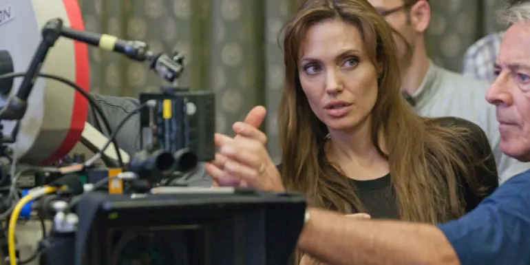 Mini συνέντευξη της Angelina Jolie στο imdb για το νέο της φιλμ - Unbroken 
