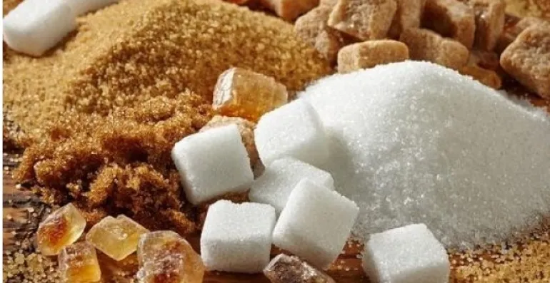 Mαύρη ή άσπρη ζάχαρη; Ποια είναι καλύτερη για την υγεία;