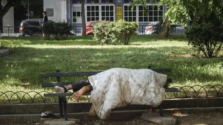 Πλούσιοι και φτωχοί, βλέπουμε μόνιμα το ίδιο έργο, να πλουτίζουν οι πλούσιοι και να φτωχαίνουν οι φτωχοί