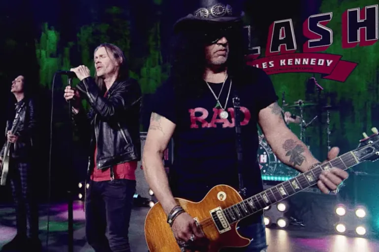 Slash και Myles Kennedy "Fill My World," 