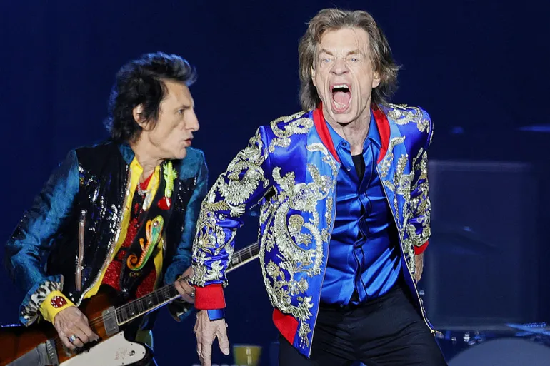 Οι Rolling Stones διασκευάζουν Chi-Lites, Troubles A’ Comin'