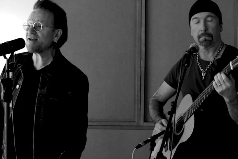 50 χρόνια μετά, νέα ακουστική εκδοχή Bono & The Edge - Sunday Bloody Sunday
