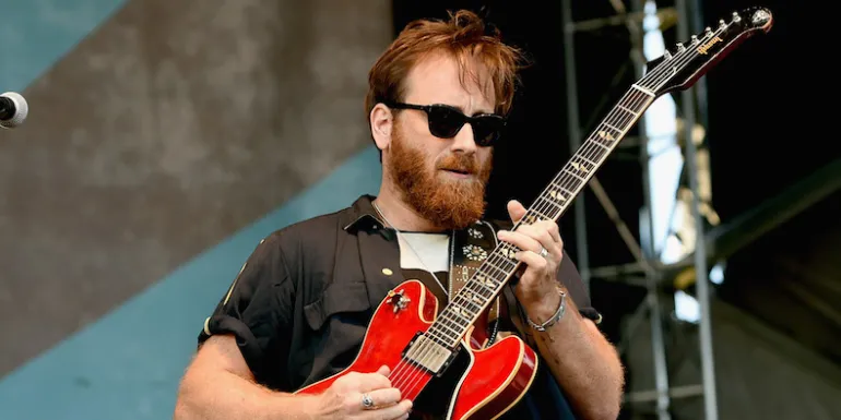 Shine on Me-Dan Auerbach με Mark Knopfler