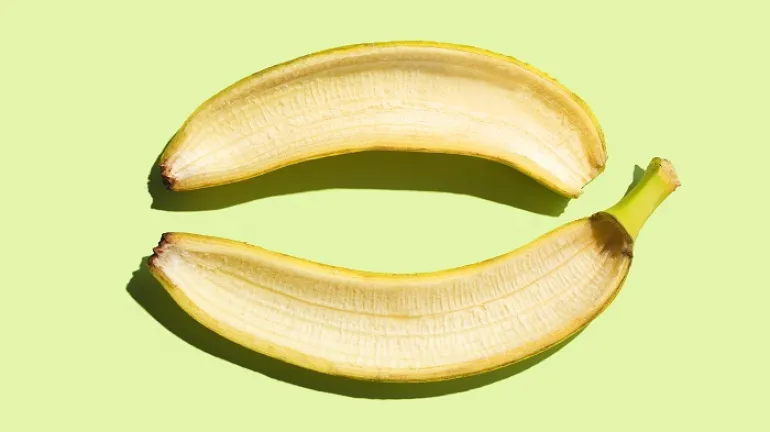 Πριν πετάξετε τη φλούδα της μπανάνας, δείτε τα εκπληκτικά οφέλη της για την υγεία σας
