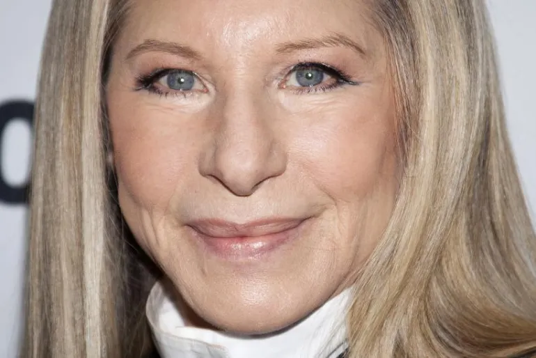 Η ανεπανάληπτη, αγαπημένη B. Streisand Νο 1 σε Αγγλία, Αμερική
