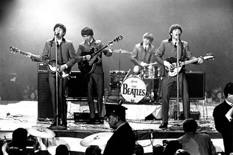 10 τραγούδια από live των Beatles...
