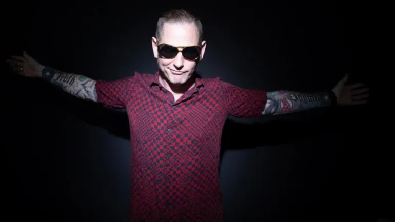 Ο Corey Taylor διασκευάζει KISS, Metallica, Red Rider, Eddie Money κα