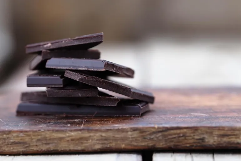 Μια νέα, πραγματικά δυνατή γεύση σοκολάτας υγείας από την σειρά ΙΟΝ DARK