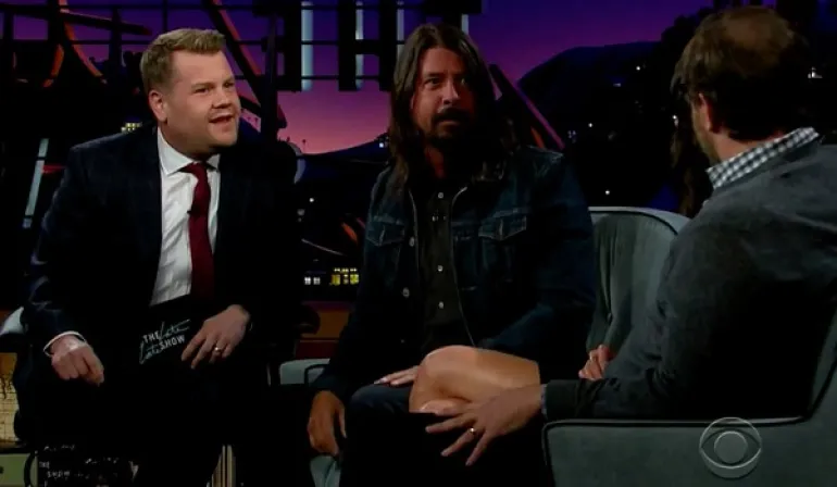 O Dave Grohl στο Late Late Show