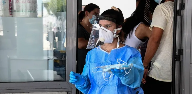 Κορωνοϊός: Στα 204 τα νέα κρούσματα στην Ελλάδα, 5 νεκροί σε 24 ώρες
