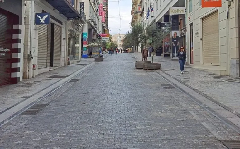 Ερμού τώρα: Δεν είναι μόνο η απουσία των ανθρώπων που (με) ξαφνιάζει, είναι η απουσία κάθε ήχου...