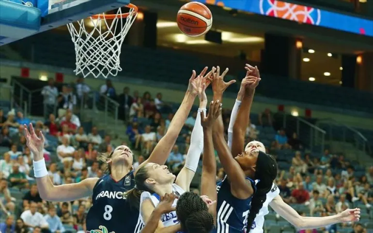 Eurobasket Γυναικών: Πάλεψε, αλλά ηττήθηκε η Ελλάδα από τη Γαλλία (55-77)