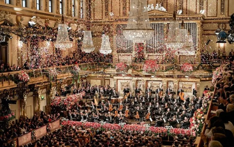 Το μεσημέρι στην ΕΡΤ η παραδοσιακή Συναυλία της Φιλαρμονικής Ορχήστρας της Βιέννης