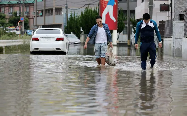 Τουλάχιστον 38 νεκροί από τις καταρρακτώδεις βροχές στην Ιαπωνία