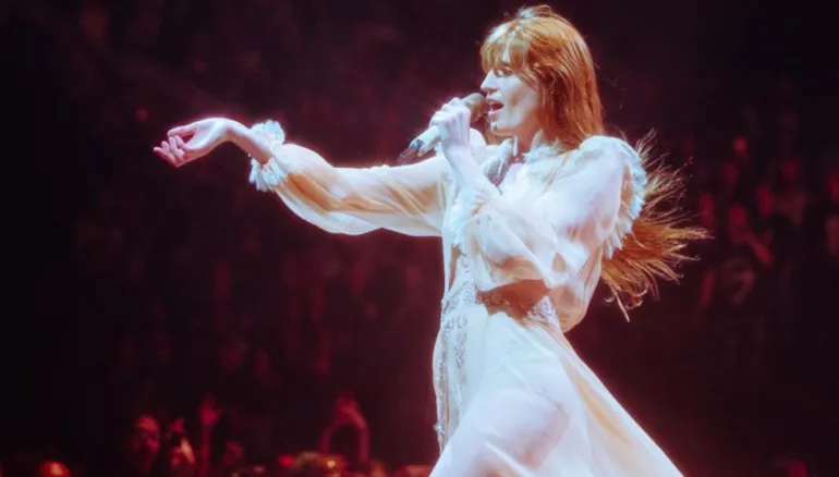  Η πρώτη βραδιά στο Ηρώδειο με τους Florence + The Machine ήταν απολύτως μαγική.