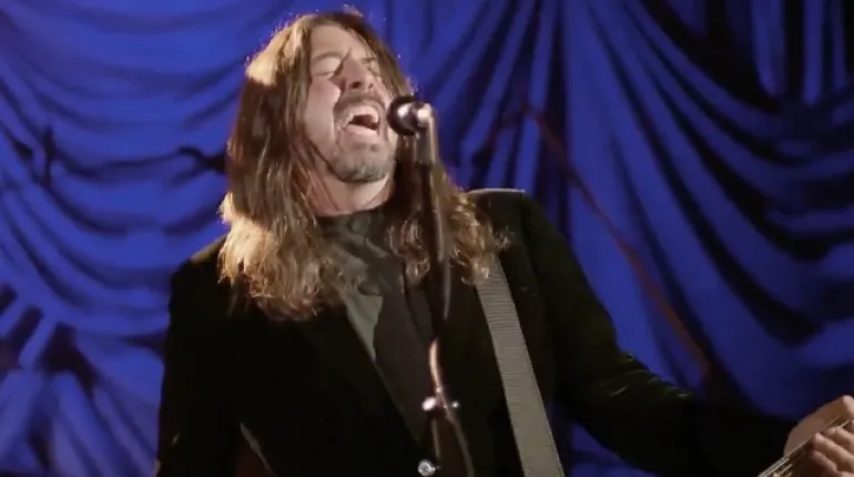Οι Foo Fighters τραγουδούν “Times Like These” στην ορκωμοσία του Biden