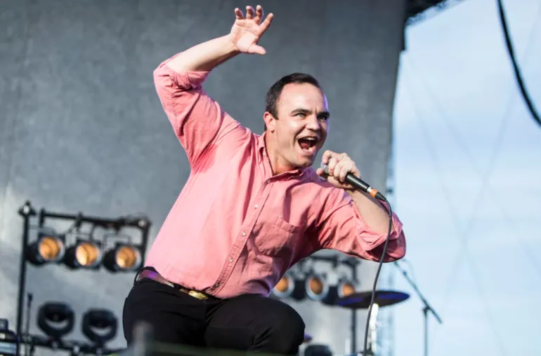 Future Islands - "Moonlight"