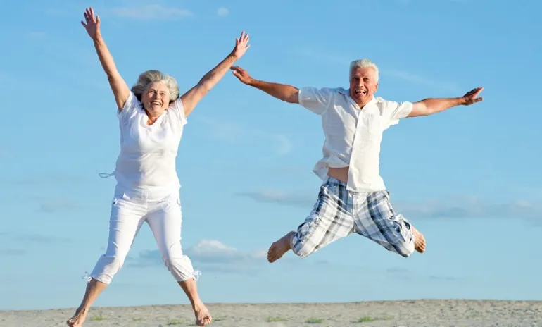 Μακροζωία: Οι 4 κανόνες που εξασφαλίζουν περισσότερα και υγιέστερα χρόνια ζωή