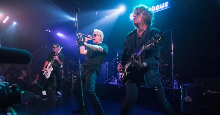 O Johnny Depp έπαιξε με τους Stone Temple Pilots