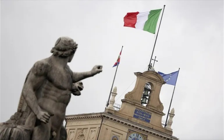 Ιταλία: Ο εντολοδόχος πρωθυπουργός Κοταρέλι δηλώνει πως θα οδηγήσει τη χώρα σε νέες εκλογές
