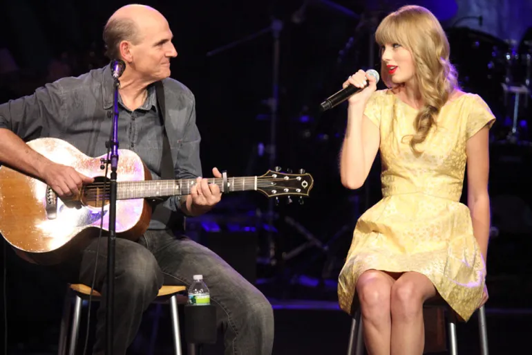 Taylor Swift, μετά την Apple,  προτείνουν να λύσει & το Ελληνικό θέμα