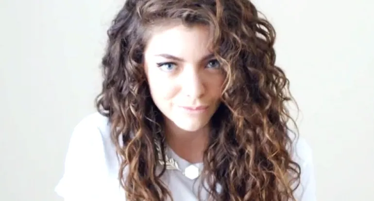 Lorde διασκευές σε Kanye West/Bon Iver