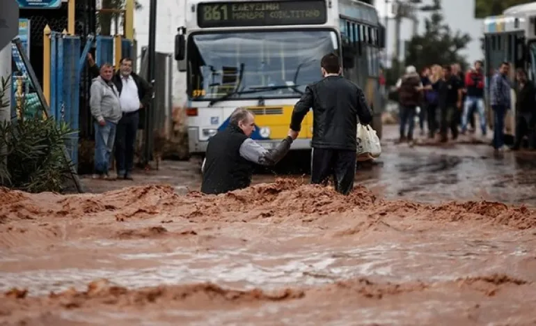 Νέα έκτακτη οικονομική ενίσχυση 650 ευρώ ανακοίνωσε η Αχτσιόγλου - Σε εργαζόμενους στη Δυτική Αττική