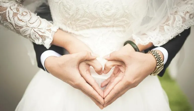 Έρευνα: Στα πόσα χρόνια γάμου είναι πιο ευτυχισμένα τα ζευγάρια;