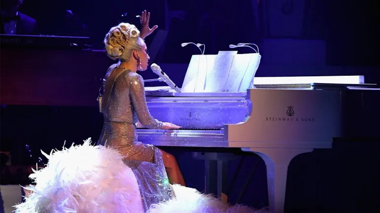 Μ'αρέσει η Lady Gaga γιατί ξέρει τι αξίζει και 'δίνεται' στο κοινό της