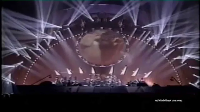 Pink Floyd - Another Brick In The Wall (Part 2) η live εκδοχή του '94