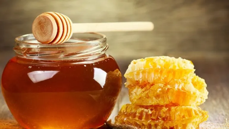 Πώς να διαγνώσετε απλά και γρήγορα εάν το μέλι σας είναι νοθευμένο