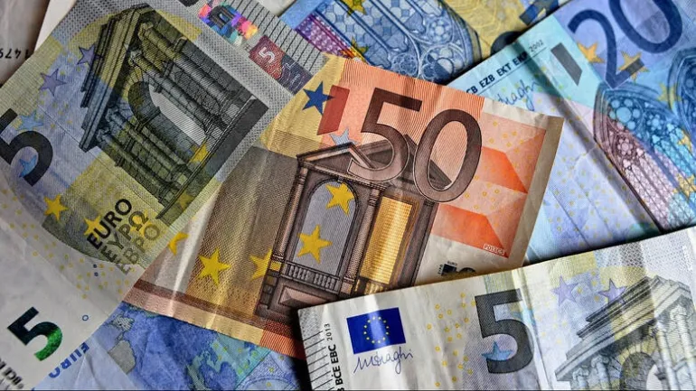 Διορθώσεις στην πλατφόρμα για το επίδομα των 800 ευρώ – Ποιοι θα πρέπει να ξανακάνουν αιτήσεις