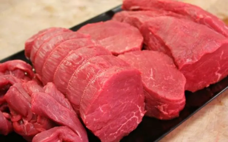 Εκατομμύρια ζωές θα μπορούσαν να σωθούν εάν σταματήσουμε να τρώμε μοσχαρίσιο κρέας σύμφωνα με νέα έρευνα