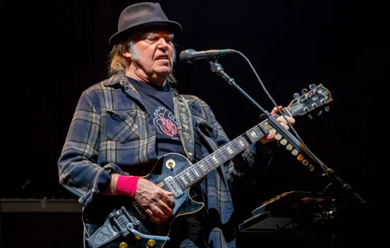 O Neil Young αρνήθηκε πρόταση με εκατομμύρια δολάρια να παίξει το Harvest, δείτε το γιατί
