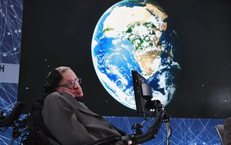 Στήβεν Χόκινγκ: Πιθανότατα καταστροφική η επικοινωνία με εξωγήινους