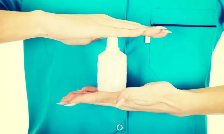 Οξυζενέ: 10 εκπληκτικές χρήσεις που θα «λύσουν» τα χέρια σας