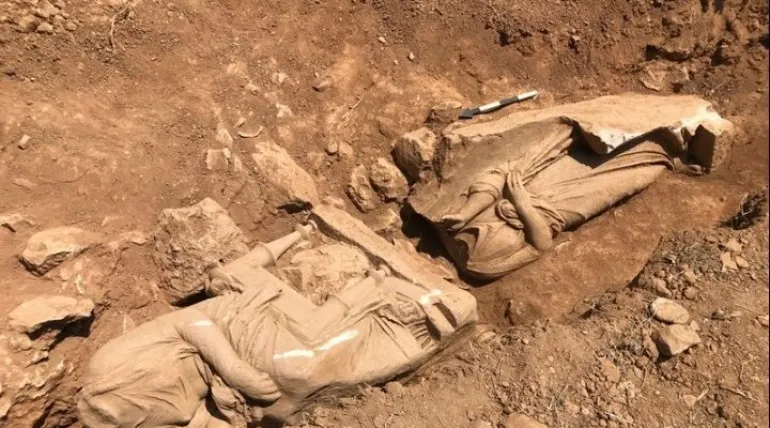 Αρχαιολογική έρευνα έφερε στο φως επιτύμβιο μνημείο υψηλής καλλιτεχνικής ποιότητας στην Παιανία 