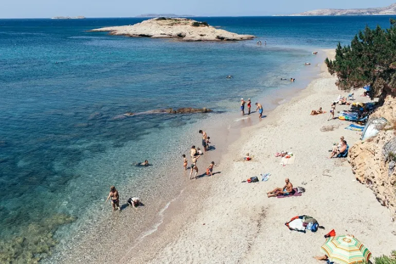 47 παραλίες στην Αττική ακατάλληλες για κολύμβηση – 8 με μπλε σημαία ανάμεσά τους