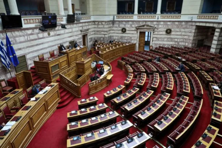 Ψηφίστηκαν οι τροπολογίες για τον υποχρεωτικό εμβολιασμό, δεν το ψήφισαν ΣΥΡΙΖΑ, ΚΚΕ, Ελληνική Λύση, ΜέΡΑ25