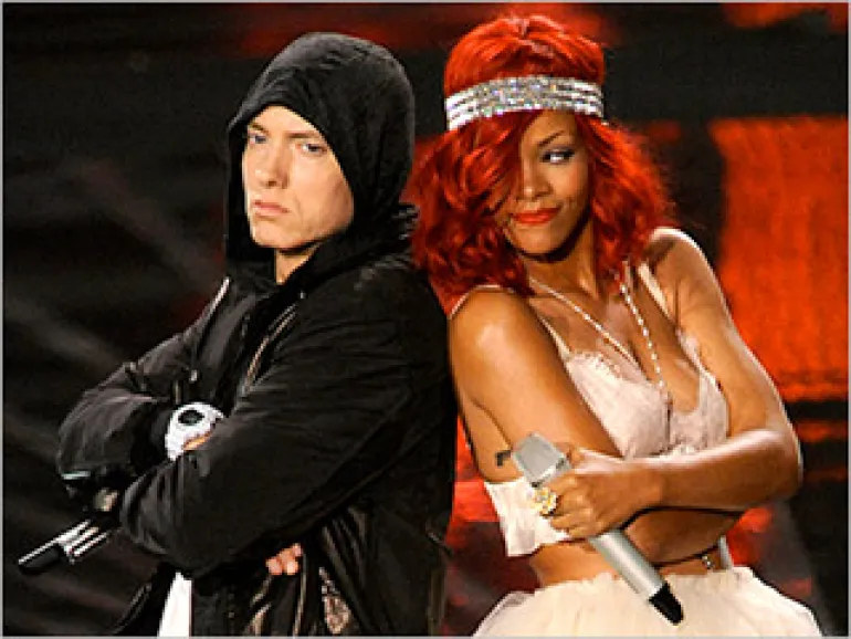 Rihanna/Eminem ζωντανά το Monster